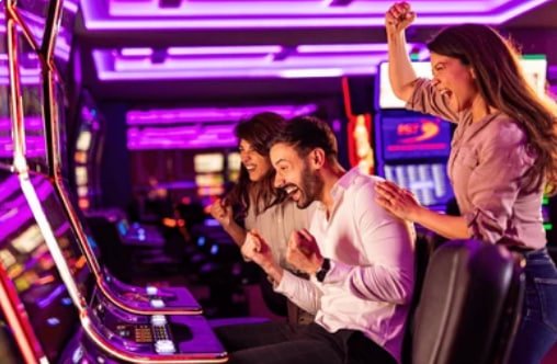 Studio kasino langsung kami dengan penyiar nyata Meja kasino langsung you togel dengan penyiar dan dealer nyata